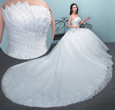 Elegant Long-Tail Wedding Dress for Brides